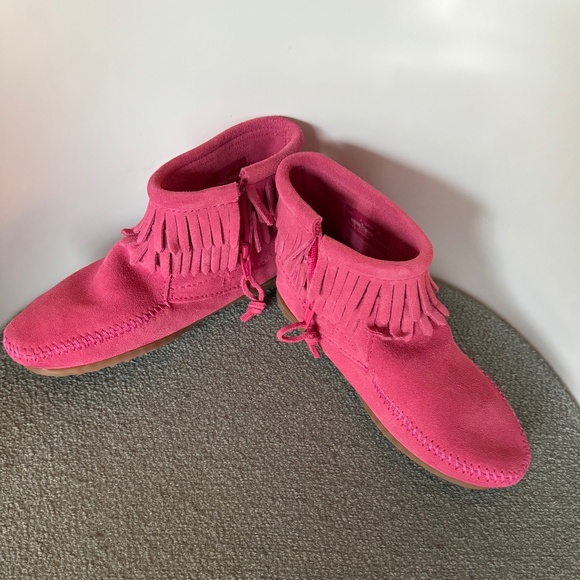 Minnetonka Pink Fringed Suede Booties - Picture 7 of 7